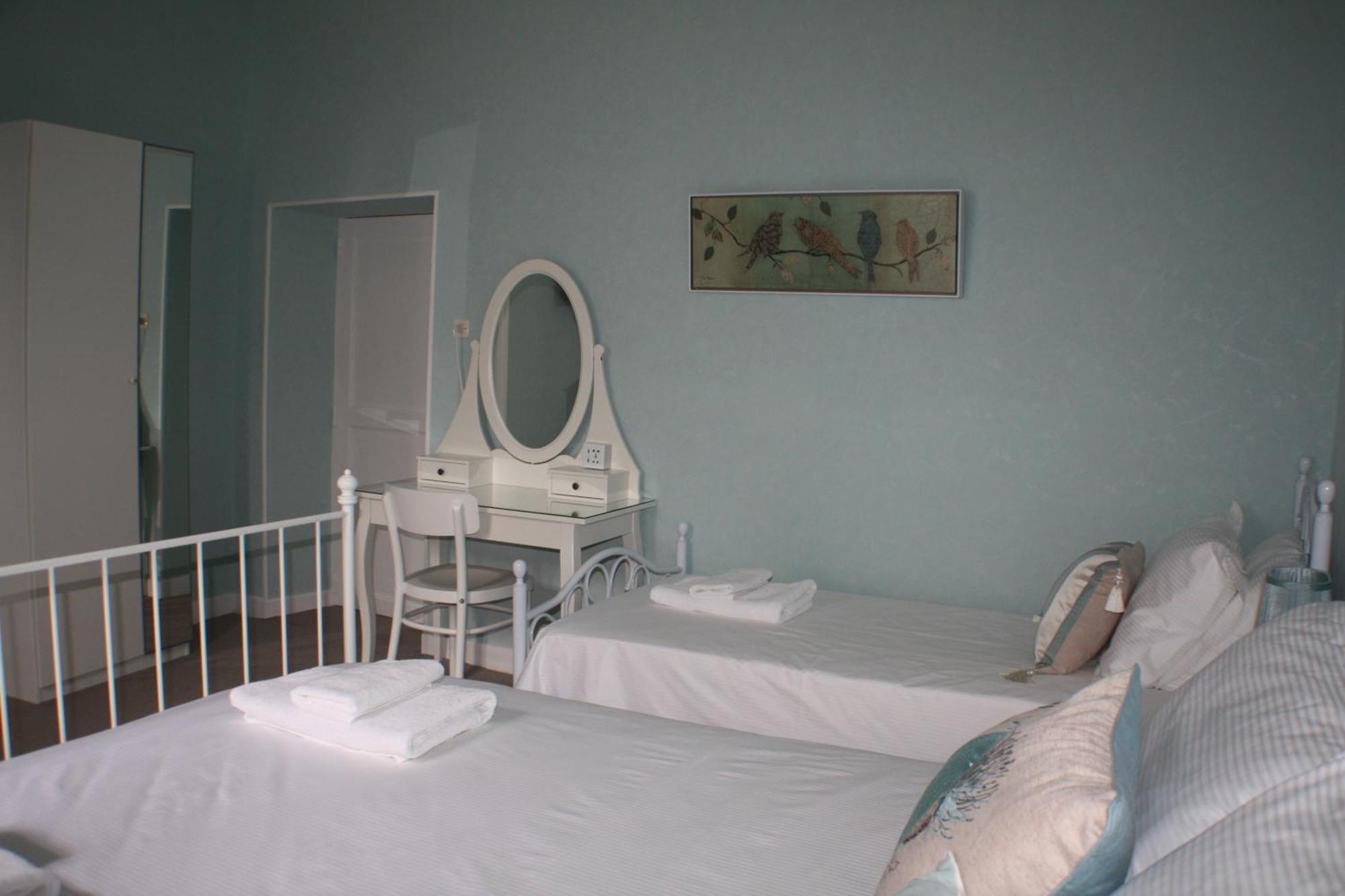 Maison De Mallast Montolieu 객실 사진